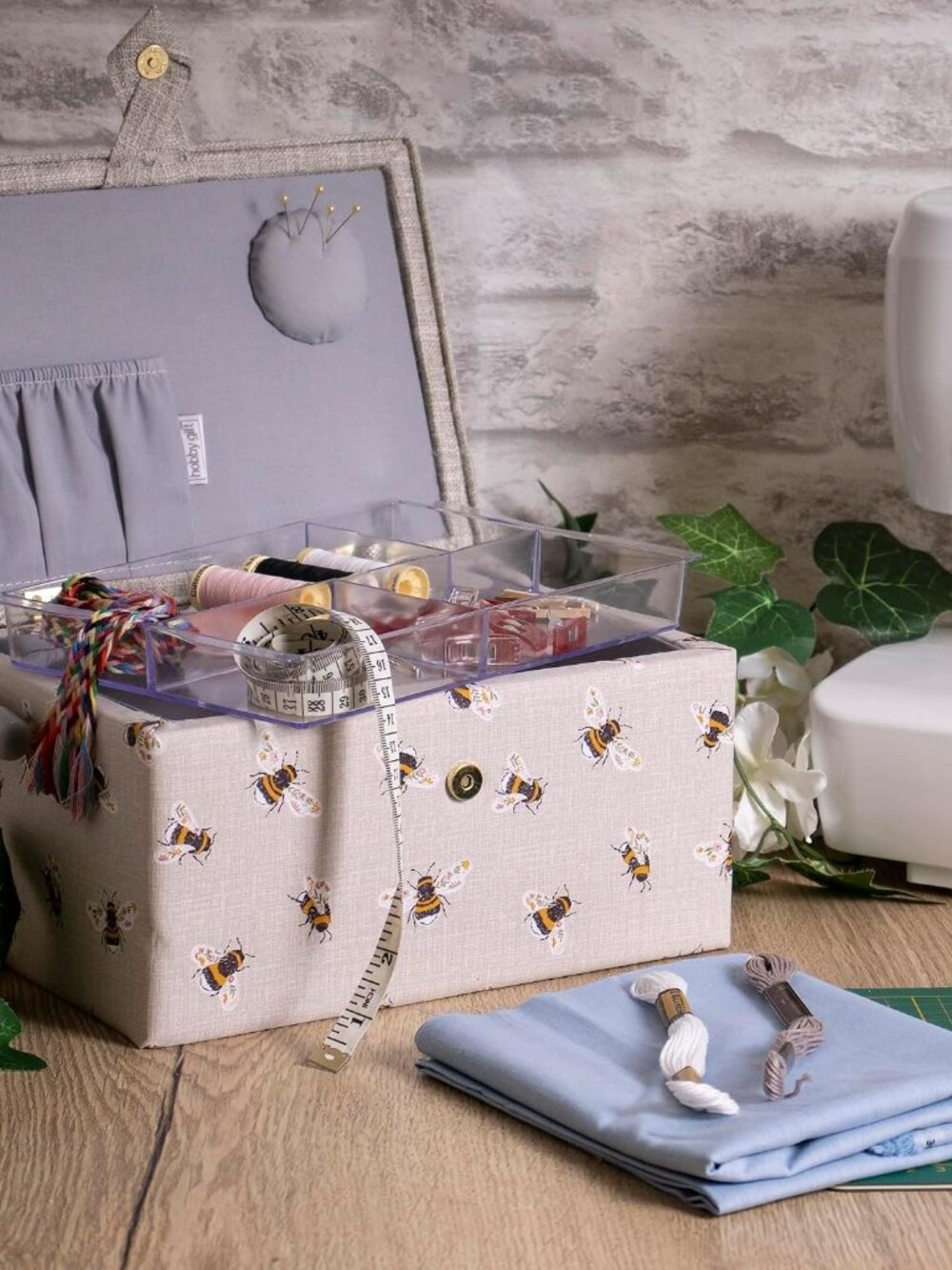 Medium Sewing Box Organiser - Picture 2 of 10